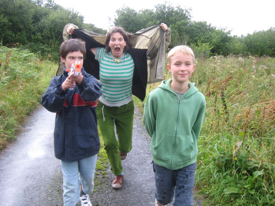 Joe and Fraser unaware of the danger behind them