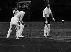 Nick Howe demonstrates the forcing shot off back foot