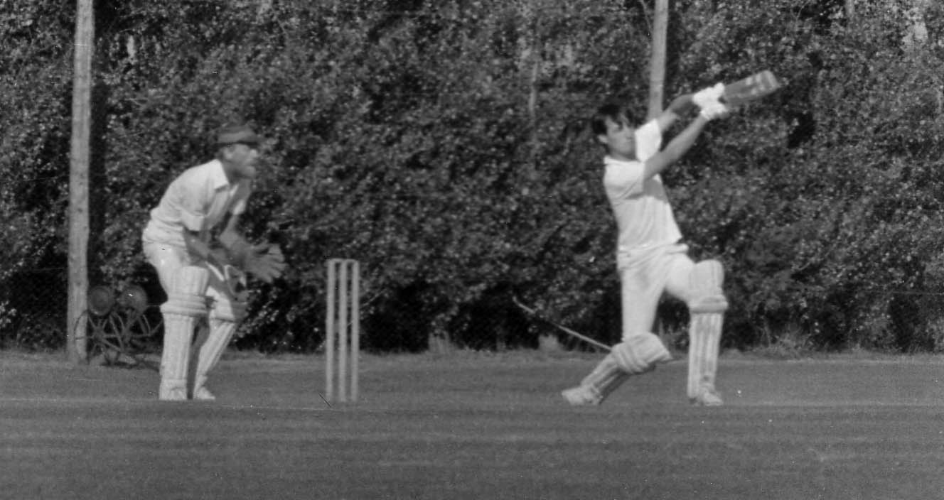 Windy drives through the offside, Gras Lawn 1984